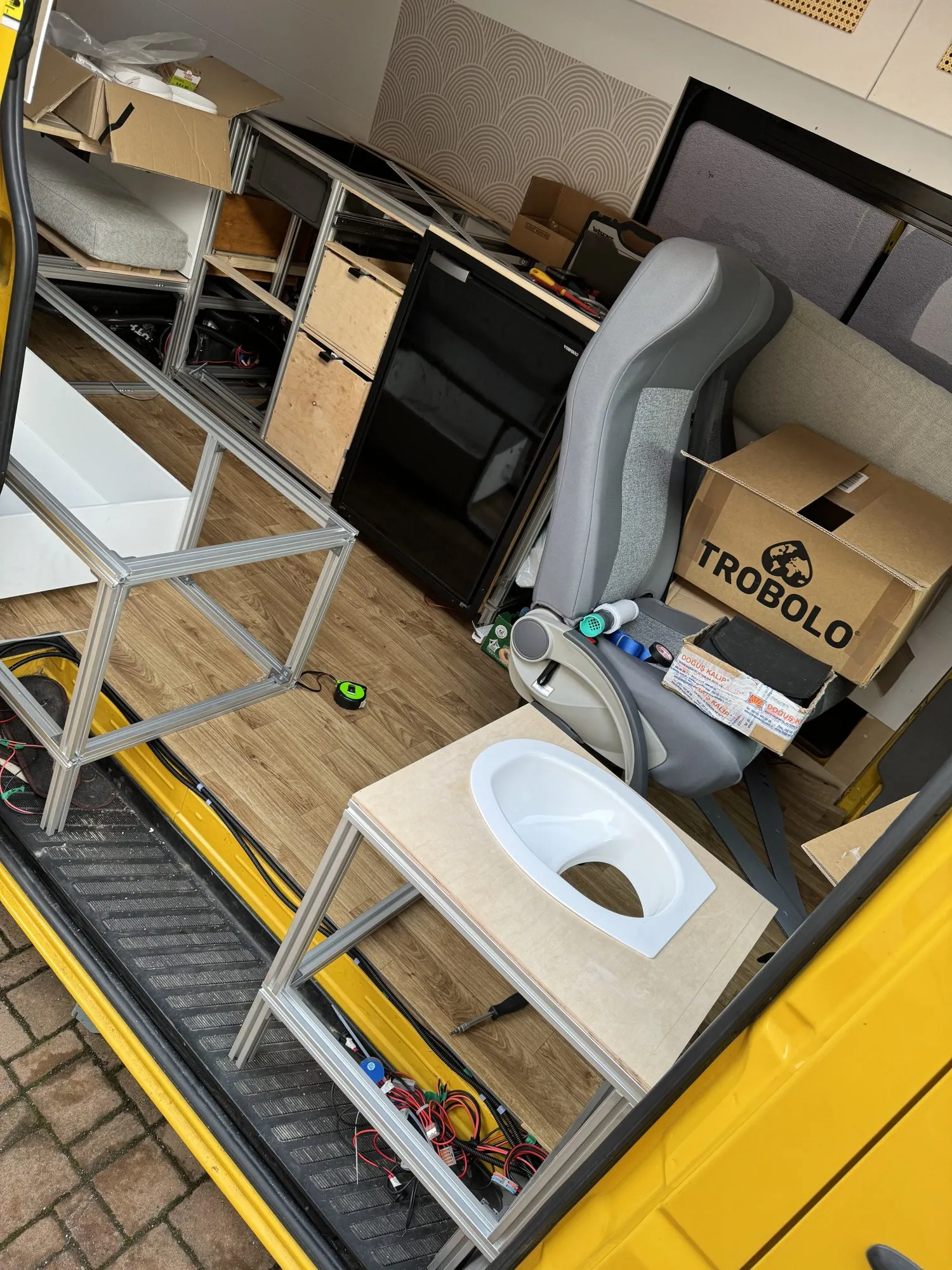 Trobolo separating toilet